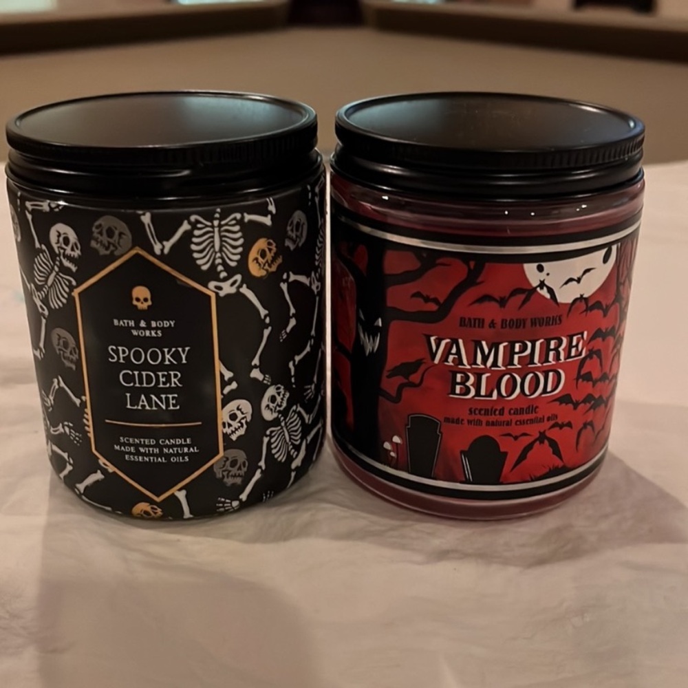 Bath & Body Works Spooky Cider Lane and Vampire Blood Candles - Black and Red